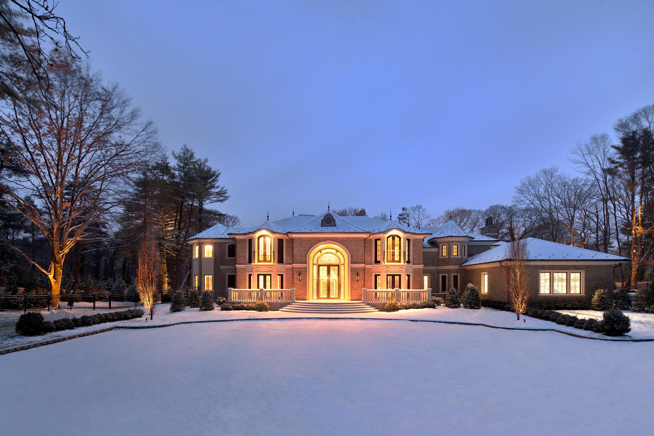 Gueta — Lighting design photography by Daniel Stauch, lighting design by Marras & Curtis