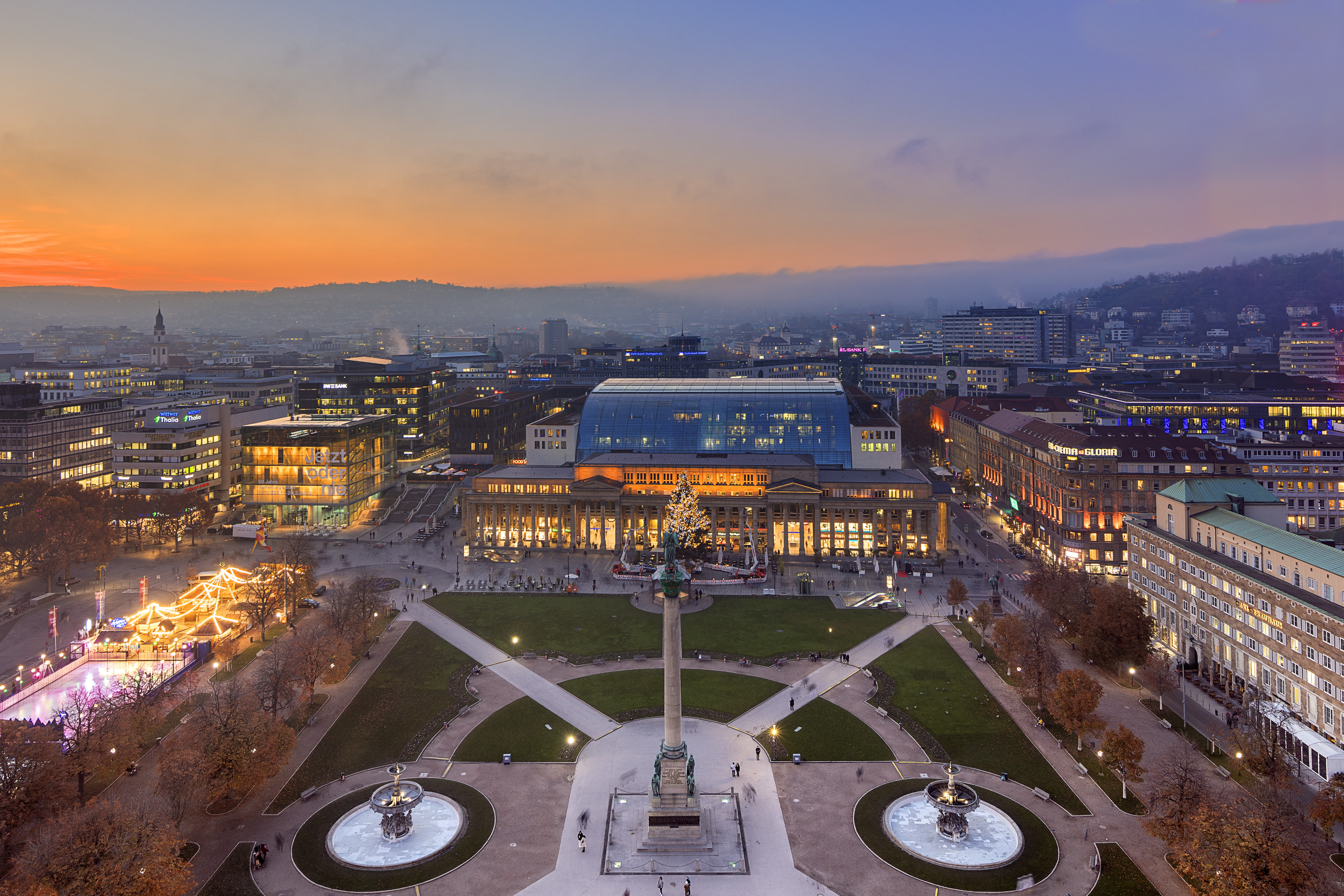 Stuttgart — Daniel Stauch — Schlossplatz Stuttgart sunset